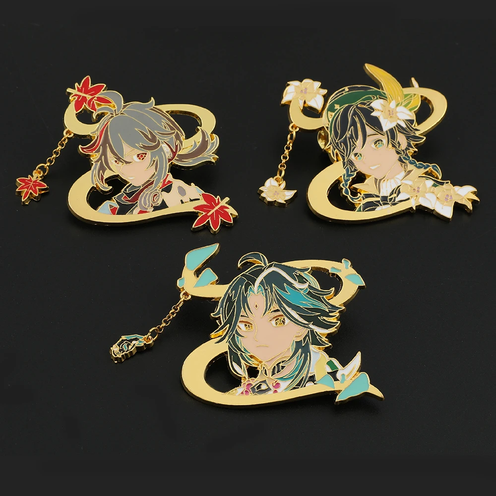 Брошь на пуговице-цепочке с кисточкой Genshin