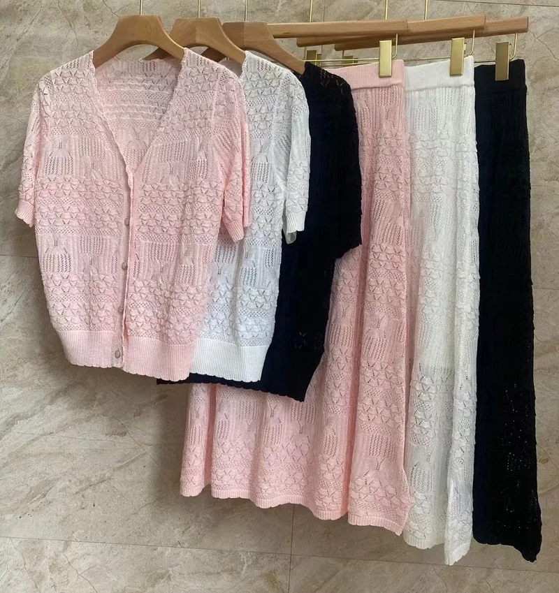 Женский вязаный комплект из 2 предметов свитер с V-образным вырезом и юбка крючком