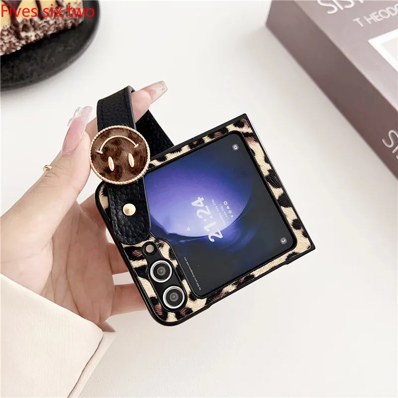 3D милый леопардовый чехол с ремешком на запястье для Samsung Z Flip 6 5 4 3 2 1 Zflip5 модный