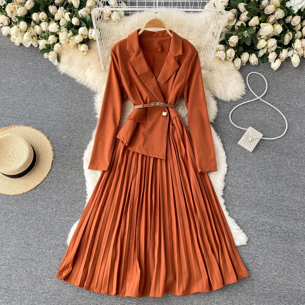 

French Retro Temperament Suit Collar Dress Women's Chic Fake Two-piece Design Sense Stitching Heavy Work Pleated Midi Dress