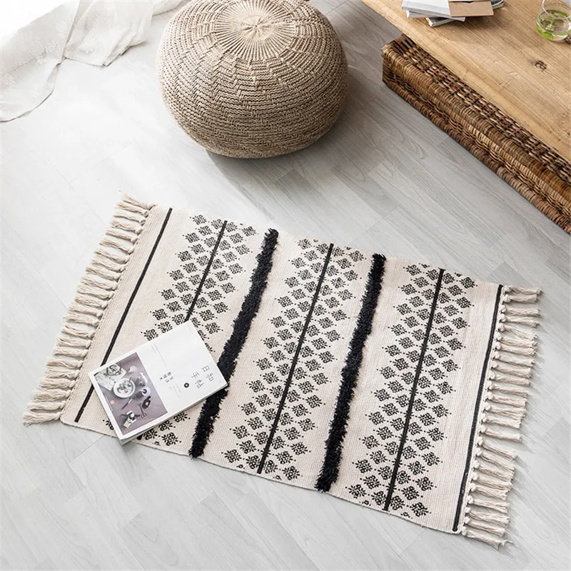 

Retro Bohemian Hand Tassel Woven Cotton Linen Carpet Bedside Rug Geometric Floor Mat Long Rug Bedspread Tapestry Home Decoration