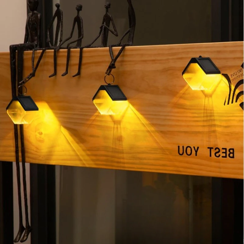 Рисунок 2 - водонепроницаемые светильники на