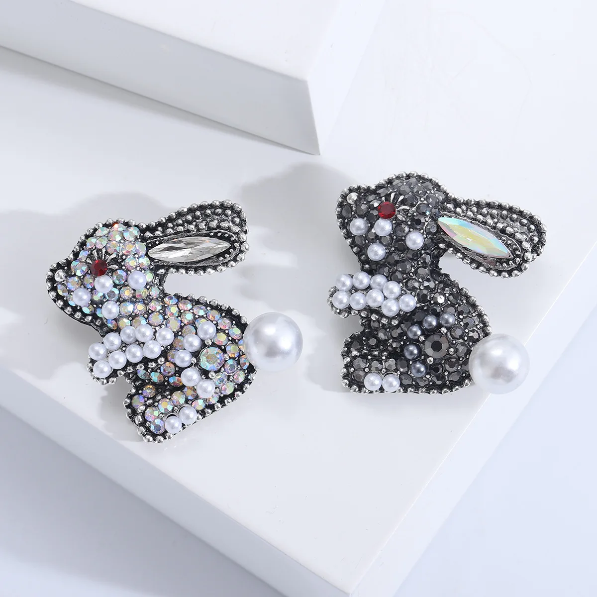

Rhinestone Rabbit Brooches For Women Unisex Pearl Bunny Animal Office Casual Party Daily Clothing Suit Accesories Pins Jewelry