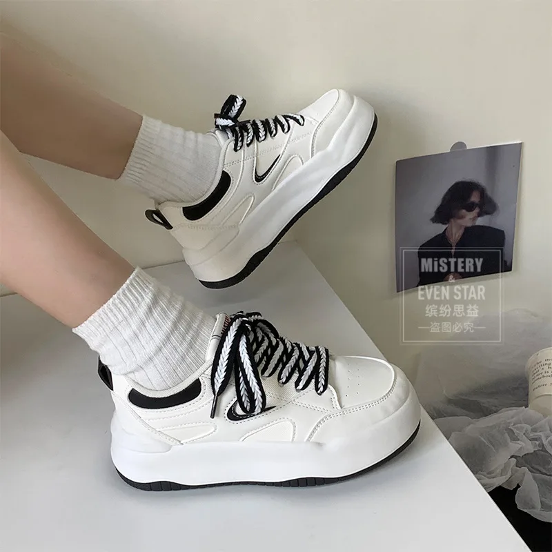 Thick sole heightened small white shoes women 2023 new sports casual shoes big toe versatile board shoes