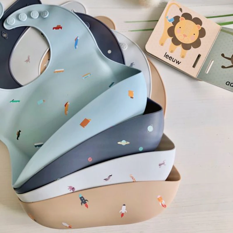 

Danish Style Baby Rice Pocket Safe Waterproof Disposable Rice Pocket Food Grade Silicone Super Soft Saliva Towel Feeding Bib