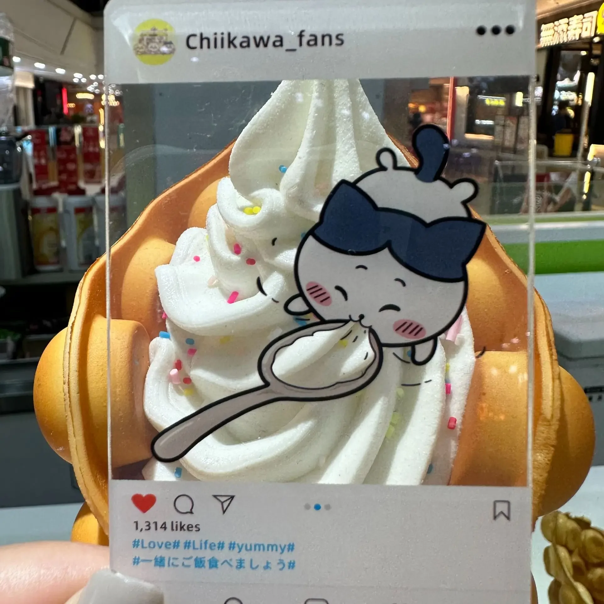 Фото Новый Chiikawa мультфильм Ins Hachiware Usagi ест акриловая прозрачная открытка милый реквизит для фото украшения декоративная фотокарта №3