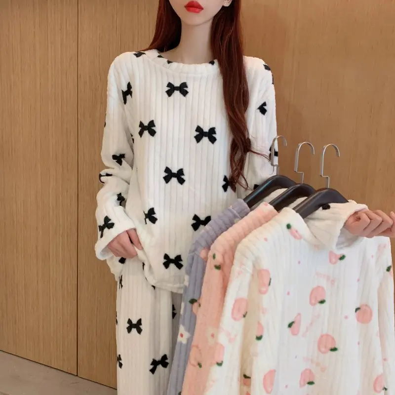 

Women's Autumn and Winter New High-end Round Neck Long Sleeve Printing Long Sleeve+Elastic Waist Trousers Warm Two-piece Set