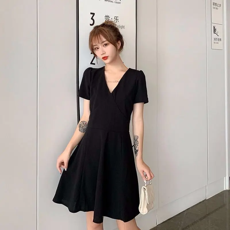 

Платье в Корейском стиле из мягкой и удобной ткани, можно использовать на высоких каблуках