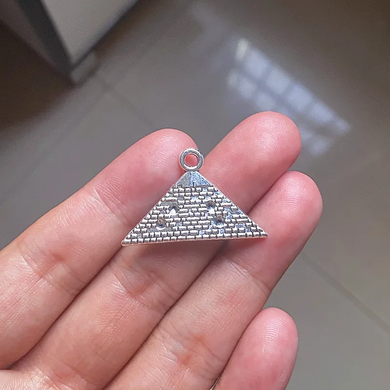 4 шт., подвески в виде пирамиды, 21 х32 мм