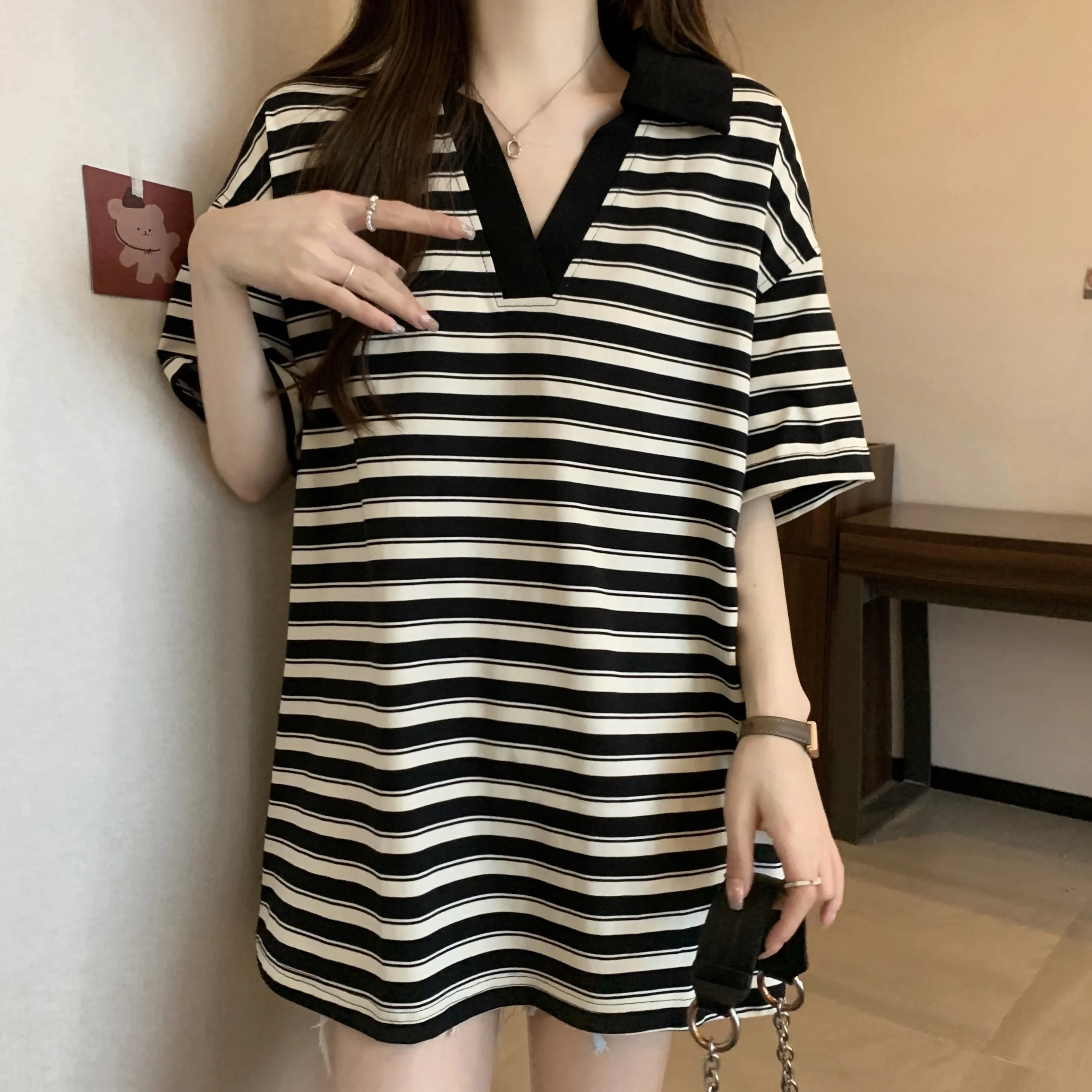 Футболка средней длины в полоску для женщин приталенный воротник поло с коротким