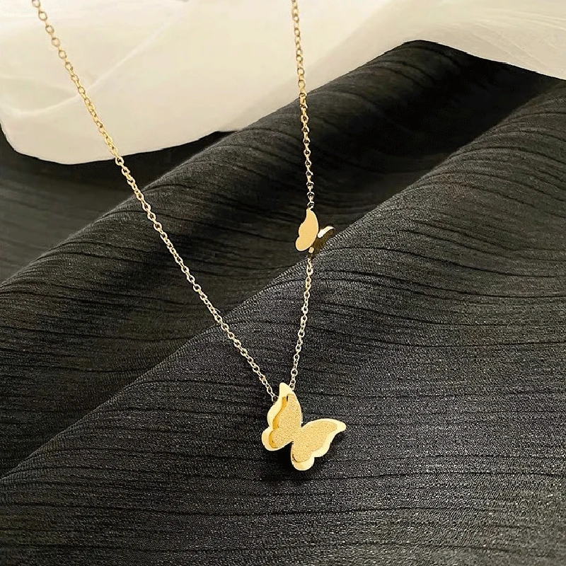 

Version of Sweet Small Fresh Butterfly Pendant 18K Gold Titanium Steel Necklace Women's Simple Frosted All-match Short Necklace