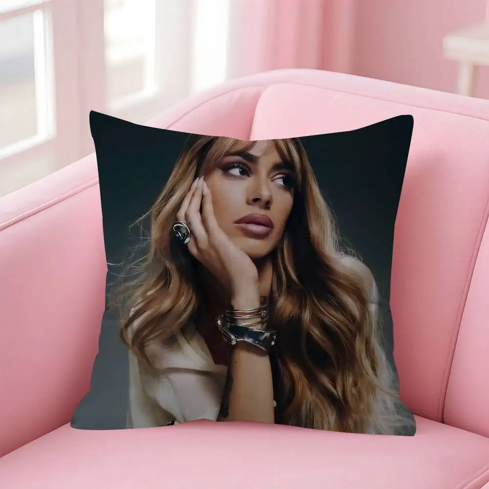 Фото Двусторонняя наволочка с принтом Singer Martina Stoessel TINI, короткий плюш, подходит для гостиных и спален, чехол для декоративной подушки. №4