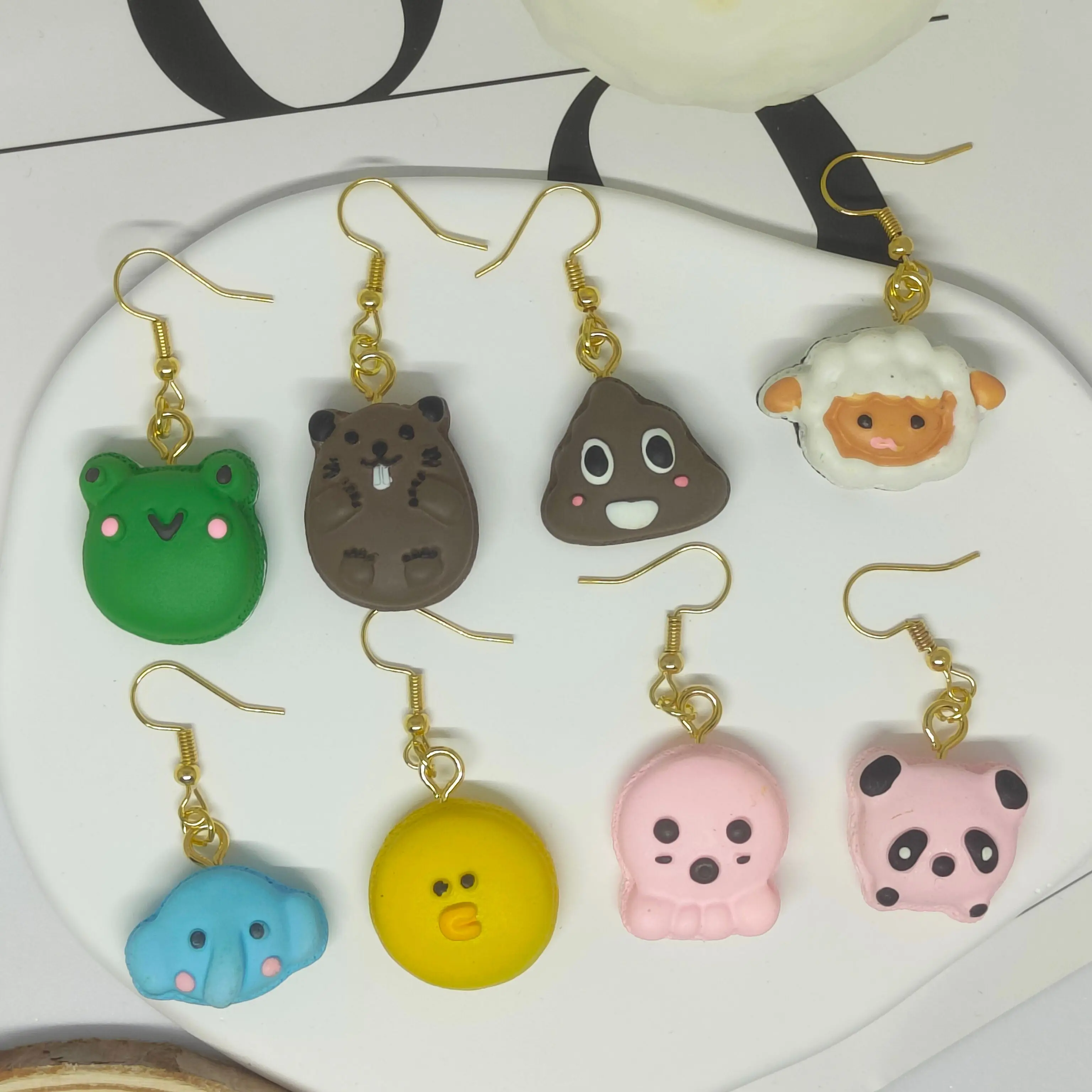 

Handmade DIY Simulation Animal Sandwich Macaron Resin Cream Earrings for Women's Fashionable and Personalized Jewelry Gifts