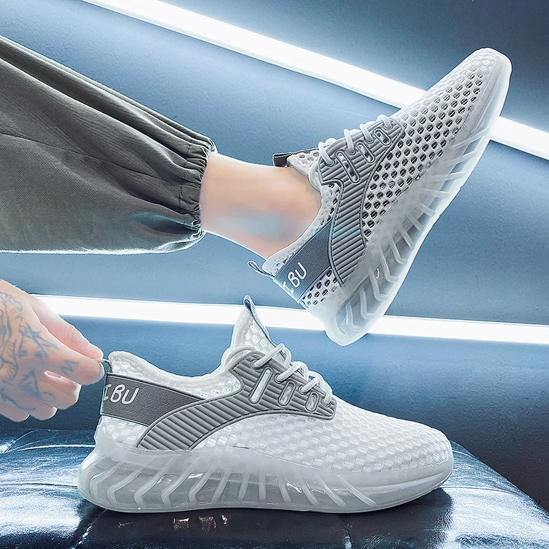 New Men's Running Shoes Light Sneakers Summer Breathable Mesh Elastic Outdoor Sports Fashion Casual Shoe