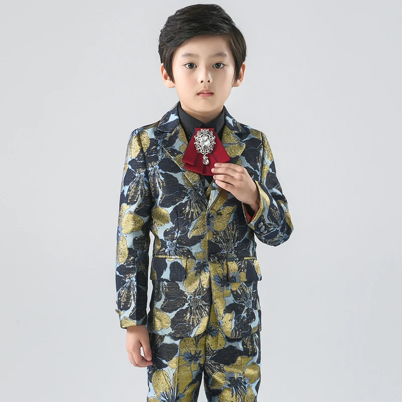 Рисунок 6 - Костюм для мальчиков из блейзера