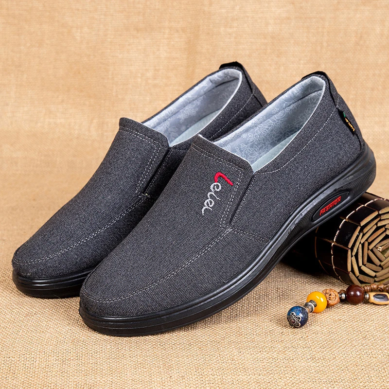 

New Men Casual Canvas Shoes 2022 Fashion Sneakers Fashion Slip-on Vulcanize Shoes Flats Breathable Comfortable Men Loafers