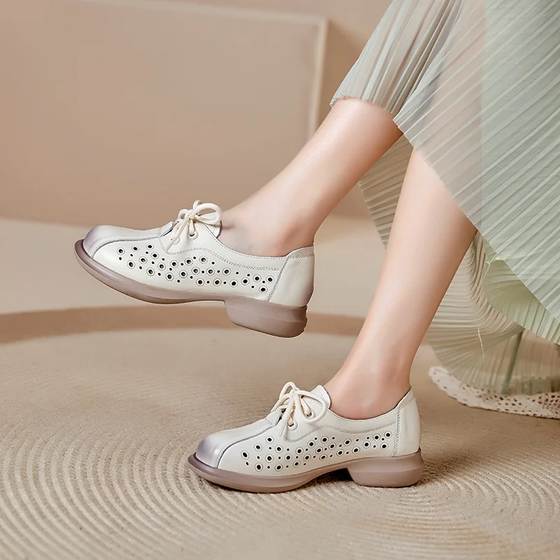 Hollow Out White Oxfords Flats Woman Lace Up Low Heels Classic Luxury Leather Ripple Womens Shoes Summer Driving Loafer Moccasin