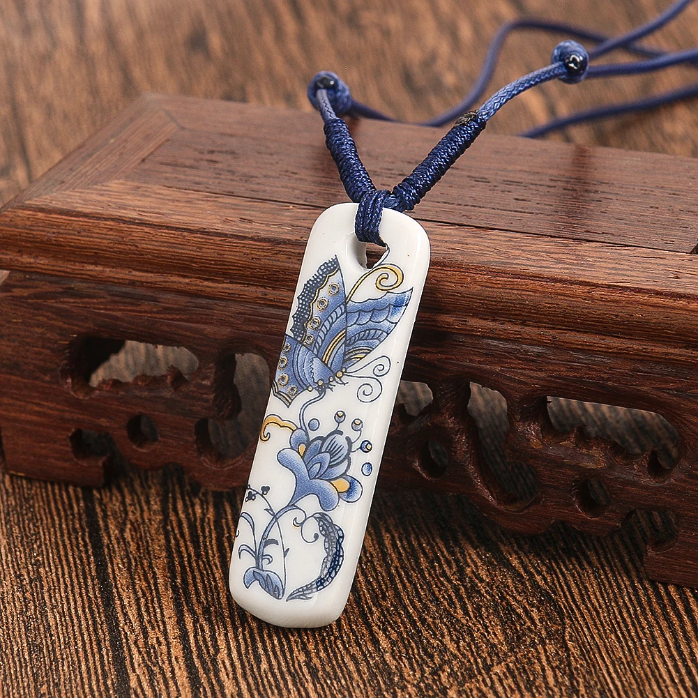 

Blue and White Porcelain Printed Butterfly Necklace Chinese Style Ceramic Beads Antique Wholesale Artware Jewelry Gift for Women
