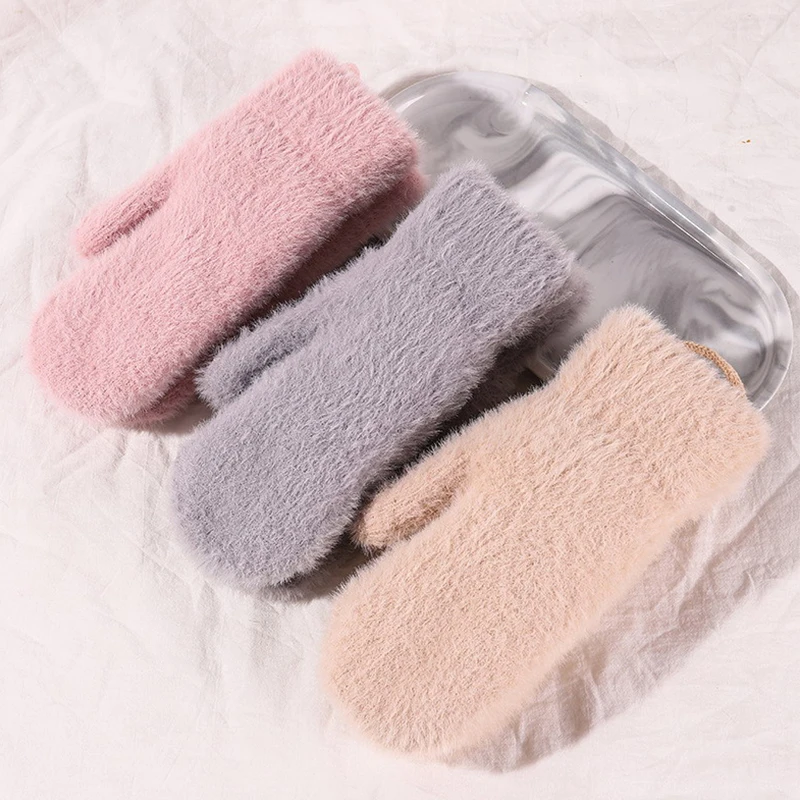 

Plush Thickened Double Layer Cold Proof Mink Like Velvet Gloves Riding Warm Neck Gloves
