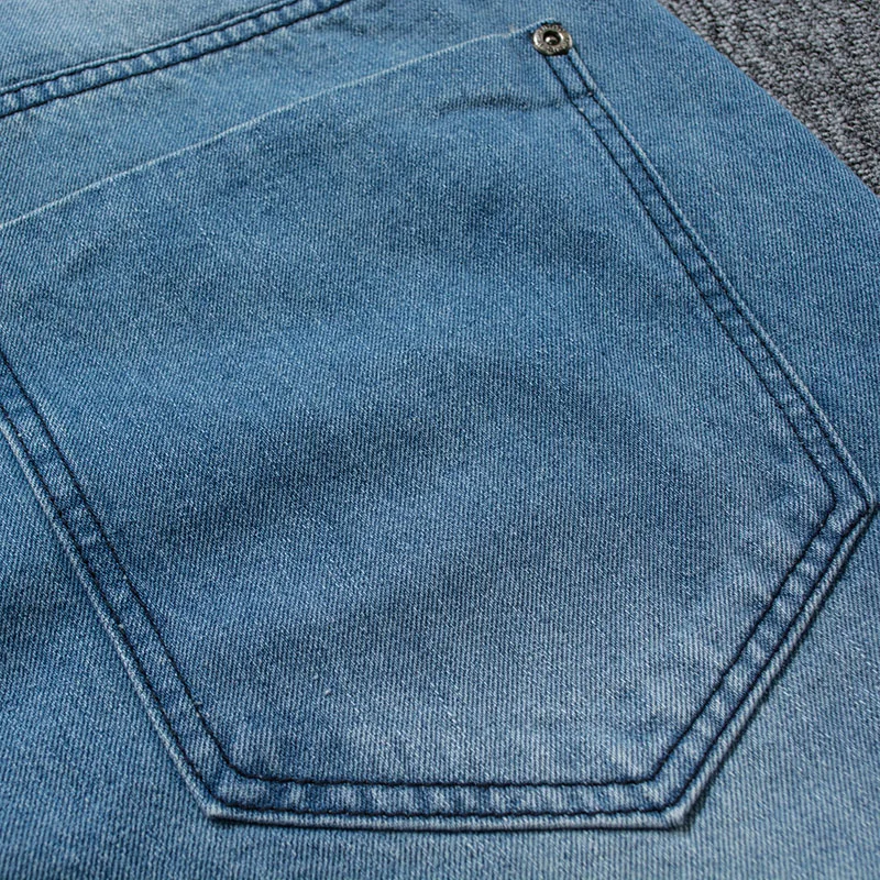 Men's Relaxed Fit Wide Leg Jeans Men Hip Hop Loose Skateboard Baggy Denim Pants Mens Autumn Bell Bottom Trousers Plus Size Jean