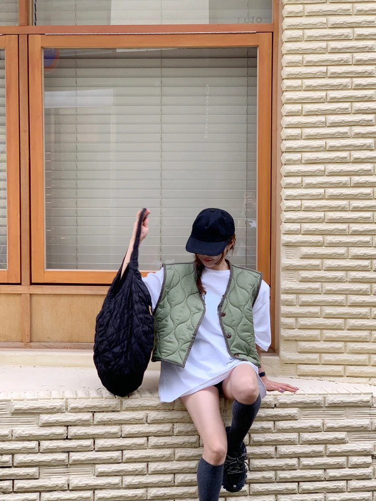 Винтажный жилет в французском стиле с V-образным вырезом и волнистым тиснением