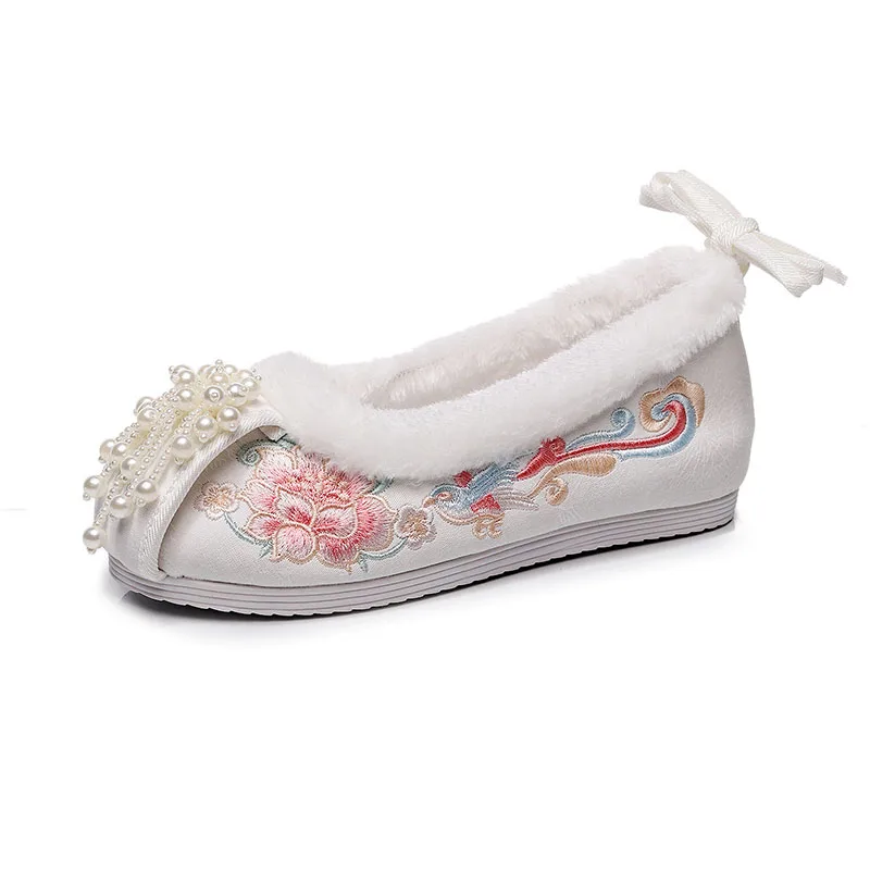 

Chinese Cheongsam Style Hanfu Shoes Ancient Wedding Shoes With Pearl Decoration Embroidered Cloth Shoes