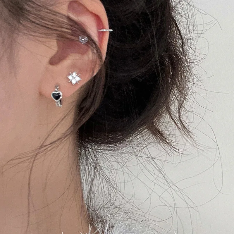 

New Vintage Copper Black Heart Twist Hoop Earrings Simple Cool White K Charm Earrings for Women Fashion Jewelry Gift Accessories