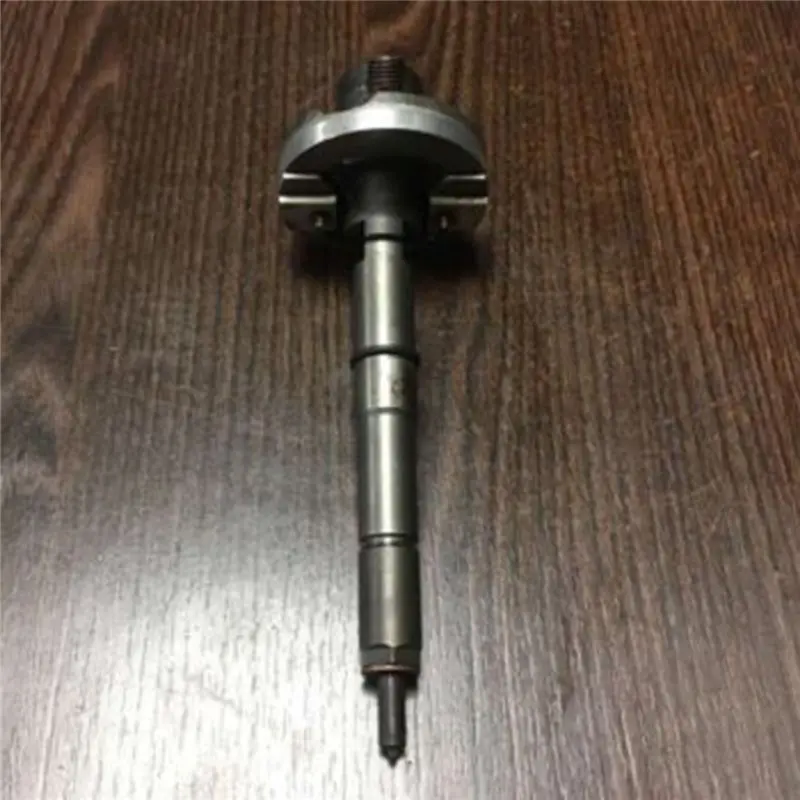 Фото # Автозапчасти и аксессуары 96P, топливная форсунка Common Rail 16600-MA70A для Nissan Cabstar Master 3.0 (металлическая) №1