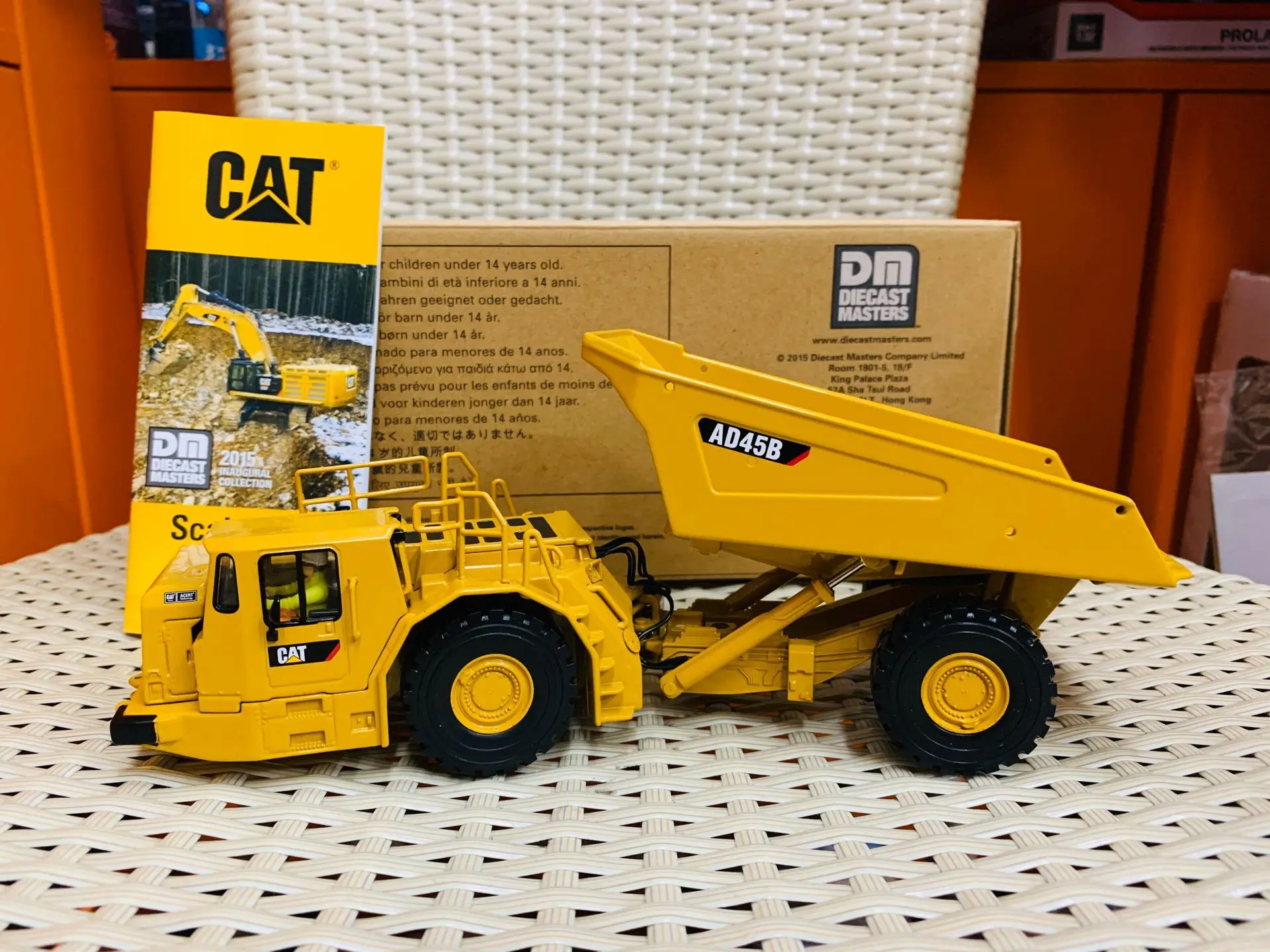 

Caterpillar Cat AD45B Underground Articulated Truck 1/50 Scale Metal Model By DieCast Masters 85191 New in Box