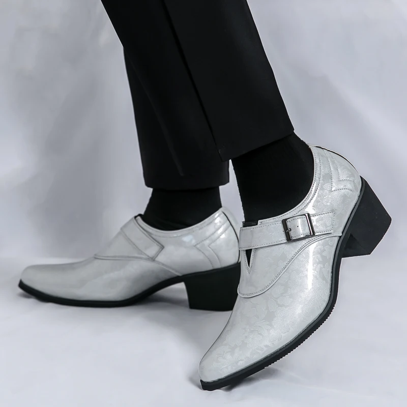 Мужские туфли из лакированной кожи с острым носком увеличивающие рост стильные