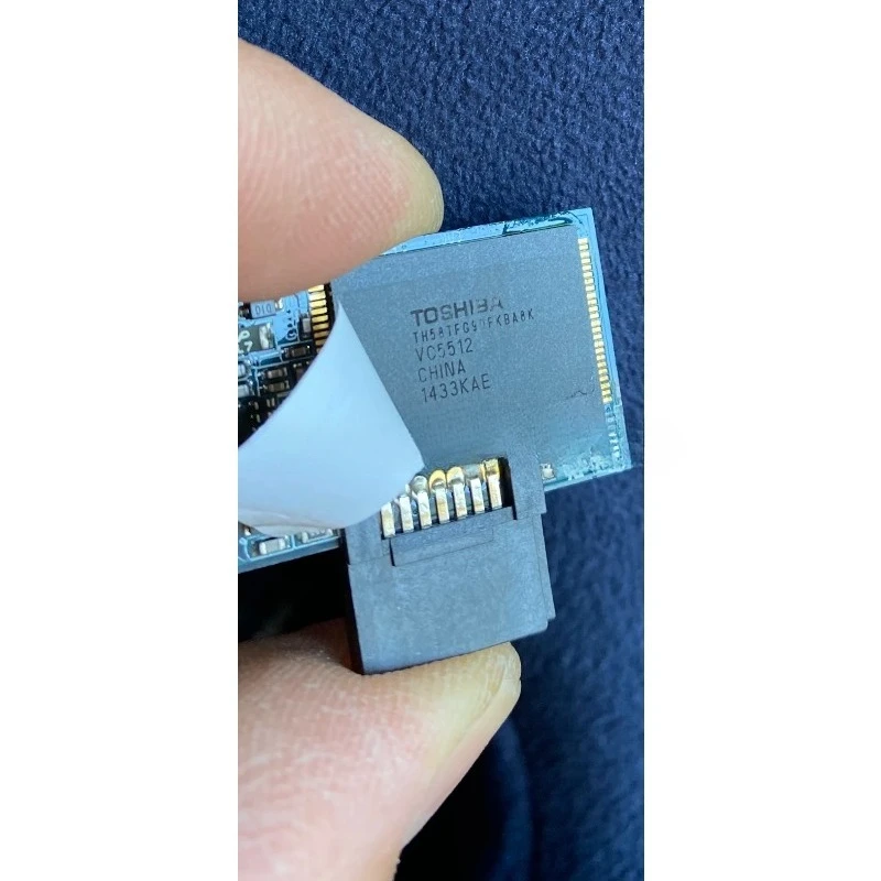 Твердотельный накопитель TH58TFG9DFKBA8K 64 ГБ SVFM SATA Flash Phison Satadom (art.: 3920d97ef2000) - 3920d97ef2000