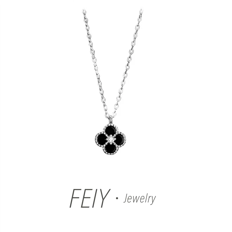 

S925 Silver Clover Necklace Light luxury Agate Pendant Designer Jewelry for Women Simple Collarbone Chain Fashion French Jewelry