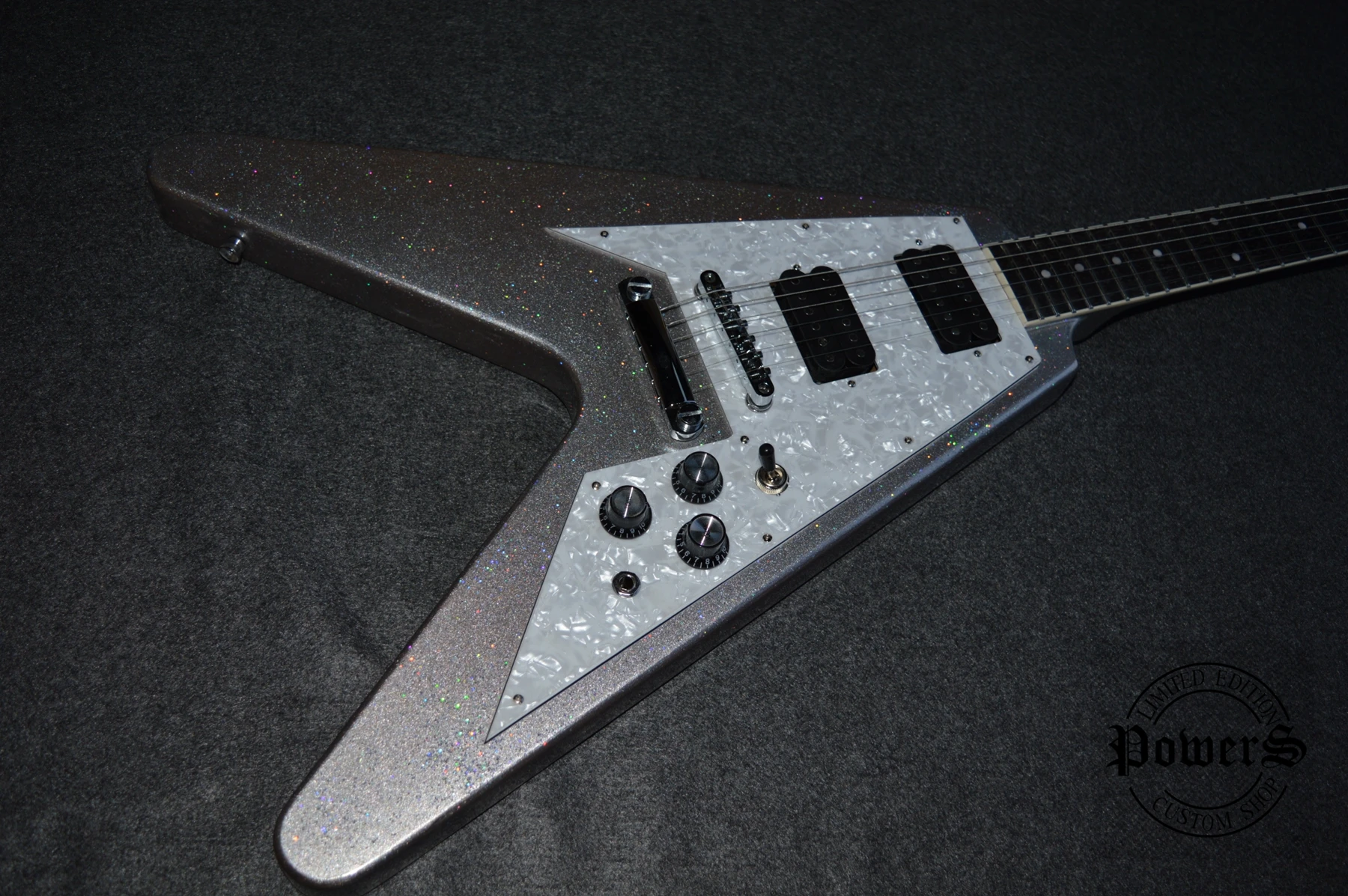 

Серебряная гитара в форме частиц, высококлассный пикап, фингерборд из розового дерева, Защитная панель, профессиональный новичок