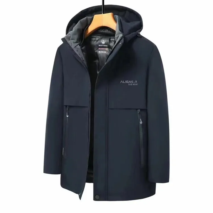 

Мужская зимняя куртка средней длины со съемным меховым воротником и плюшевой подкладкой