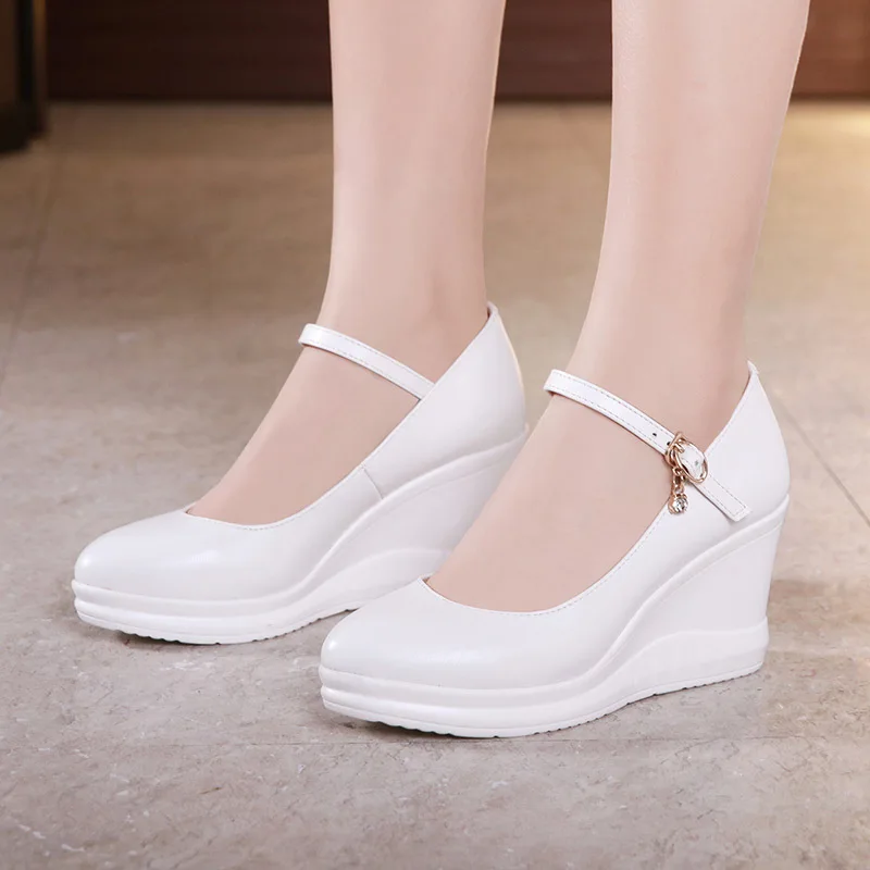 New Summer Sandals Women Fashion Casual Beach Outdoor Flip Flop Sandals Metal Decoration Ladies Flat Shoes Big Size 35-43