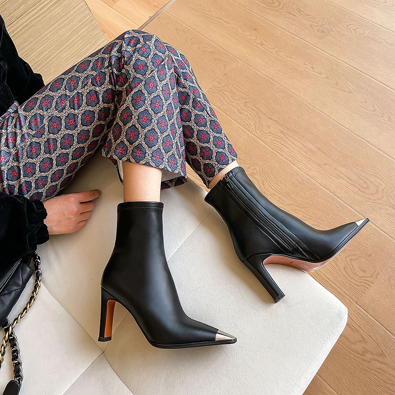 

Женские ботильоны из натуральной кожи, на молнии сбоку, на толстом высоком каблуке