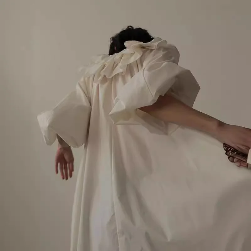 Женское летнее платье с рукавами-фонариками и воротником-рюшами