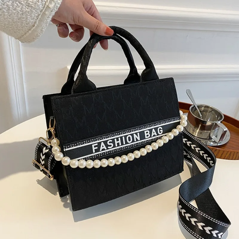 

women tote bag 2023 New Letter printing Pearl Accessories Shoulder Bag Female Casual Large Capacity Crossbody Bag Luxury Handbag
