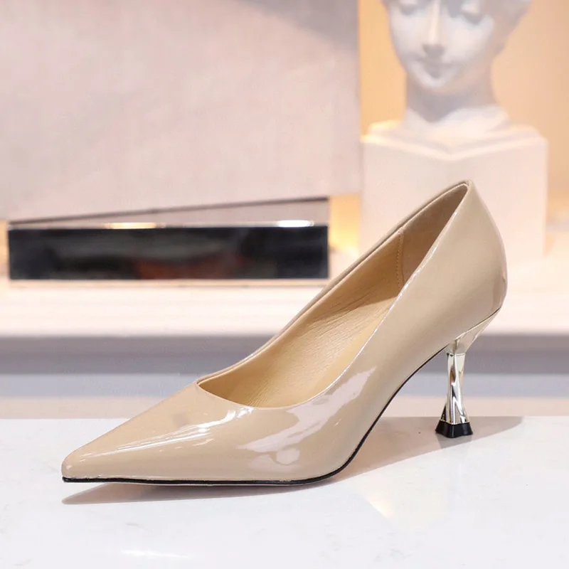 

Весенне-осенние модные новые женские туфли на высоком каблуке разразразы Декор необычный стиль дизайнерская Банкетная обувь смешанные цве...