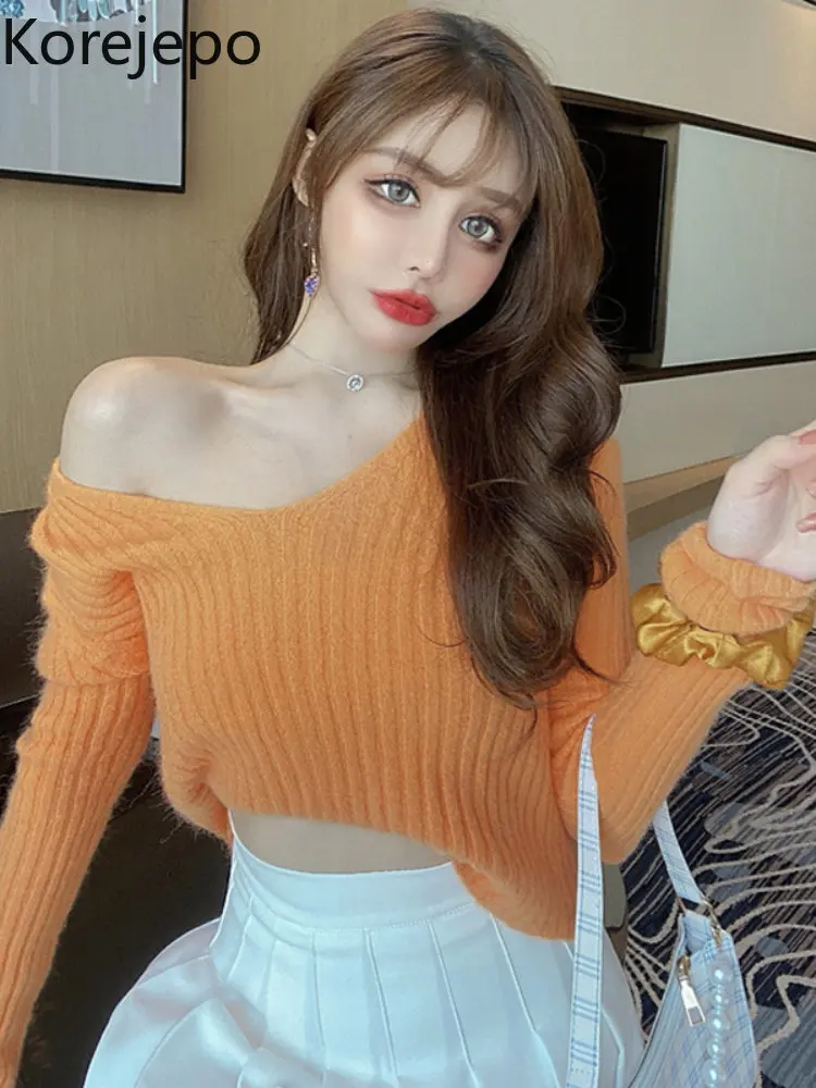 

Свитер женский осенний трикотажный с V-образным вырезом и длинными рукавами