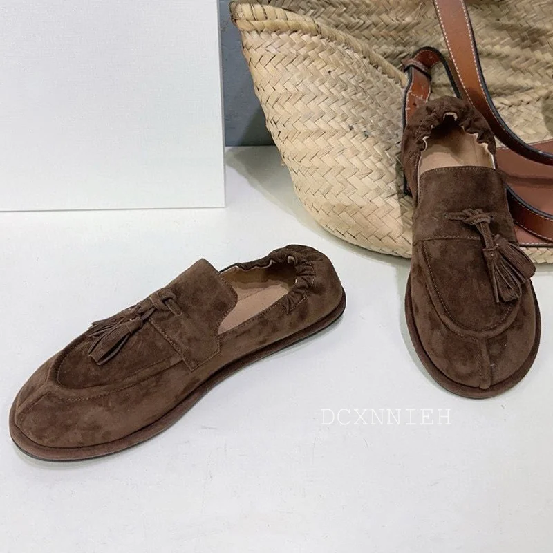 Демисезонные туфли на плоской подошве с мехом женские глубоким носком и