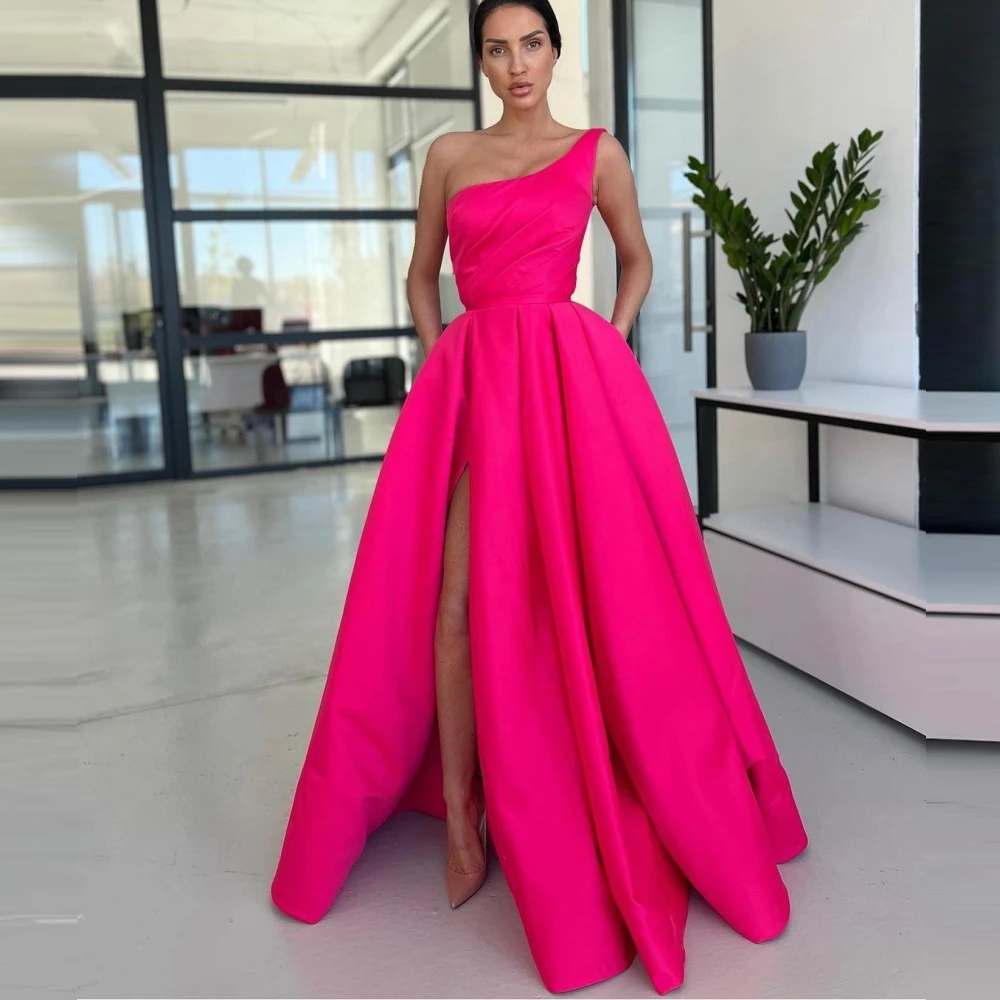 

Женское атласное платье с одним открытым плечом, без рукавов