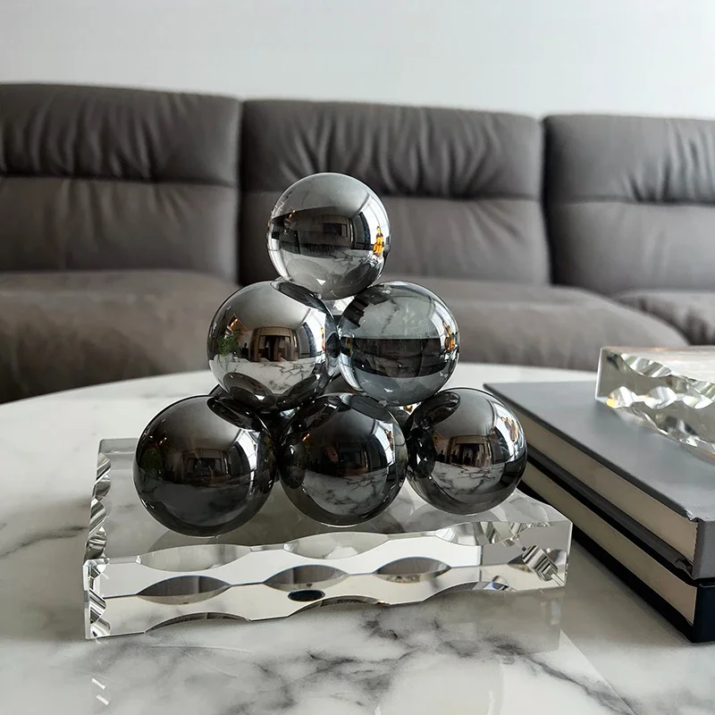 Простой современный светлый роскошный образец гостиной хрустальная пирамида