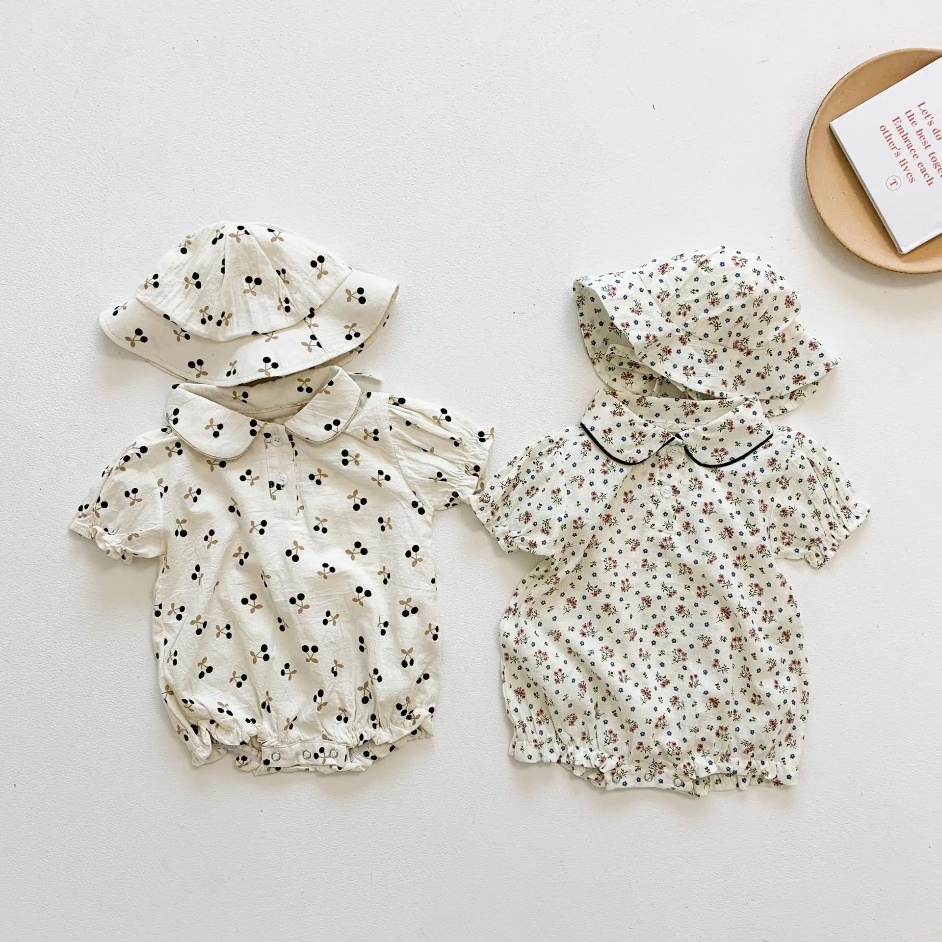 

2023 Summer Small Floral Girl Baby Onesie Korean Cherry Print Baby Short-sleeved Triangle Rompers Baby Onesie