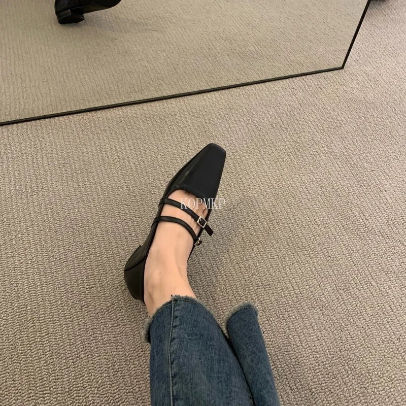 

Туфли-лодочки женские демисезонные на квадратном каблуке, с пряжкой