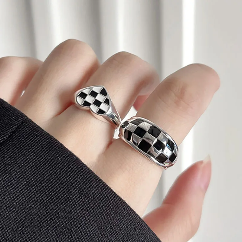 

Personality Checkerboard Couple Ring for Women Simple Trendy Design Vintage Black and White Adjustable Rings Party Jewelry Gifts
