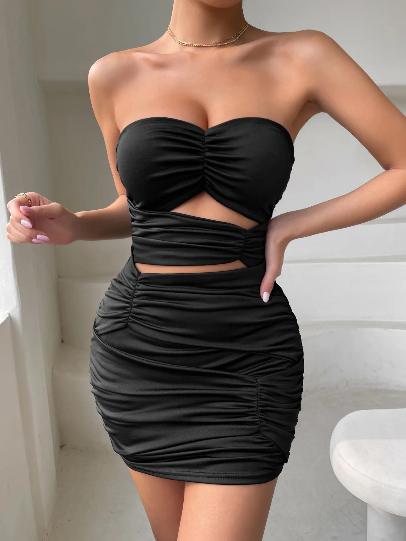 

2022 Summer New Temperament Pleated Mini Dress Women Sexy Strapless Hollow Hip Skirt Female Cocktail Party Evening Dresses