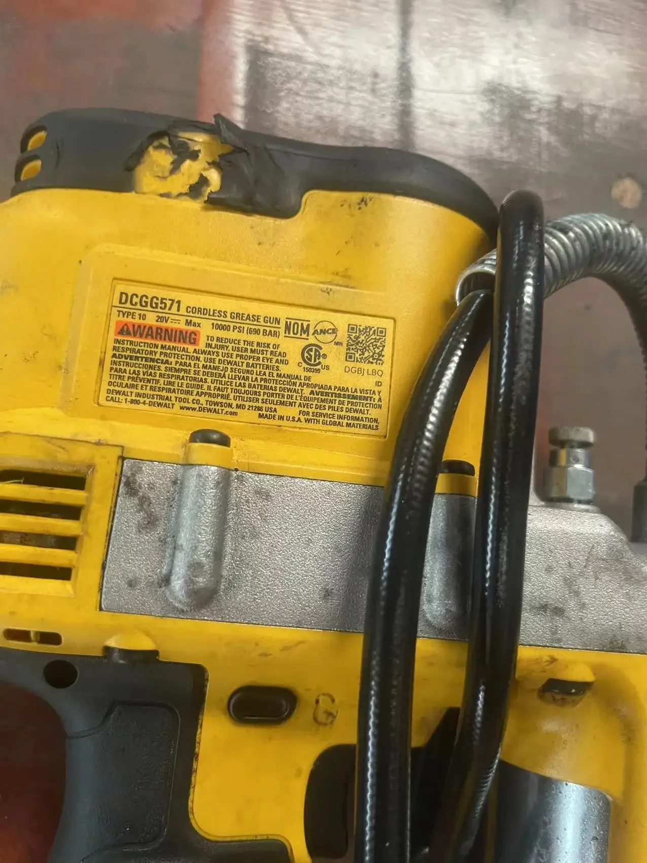 Подержанный пистолет DEWALT DCGG571 20 в литий-ионный смазочный (только для инструмента)