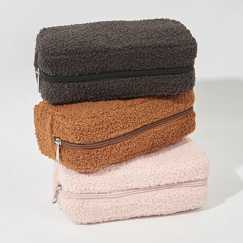 

Large Capacity Portable Plush Teddy Velvet Cosmetic Bag Makeup Storage Case Travel Toiletry Storage Pouch Bathroom Organizer