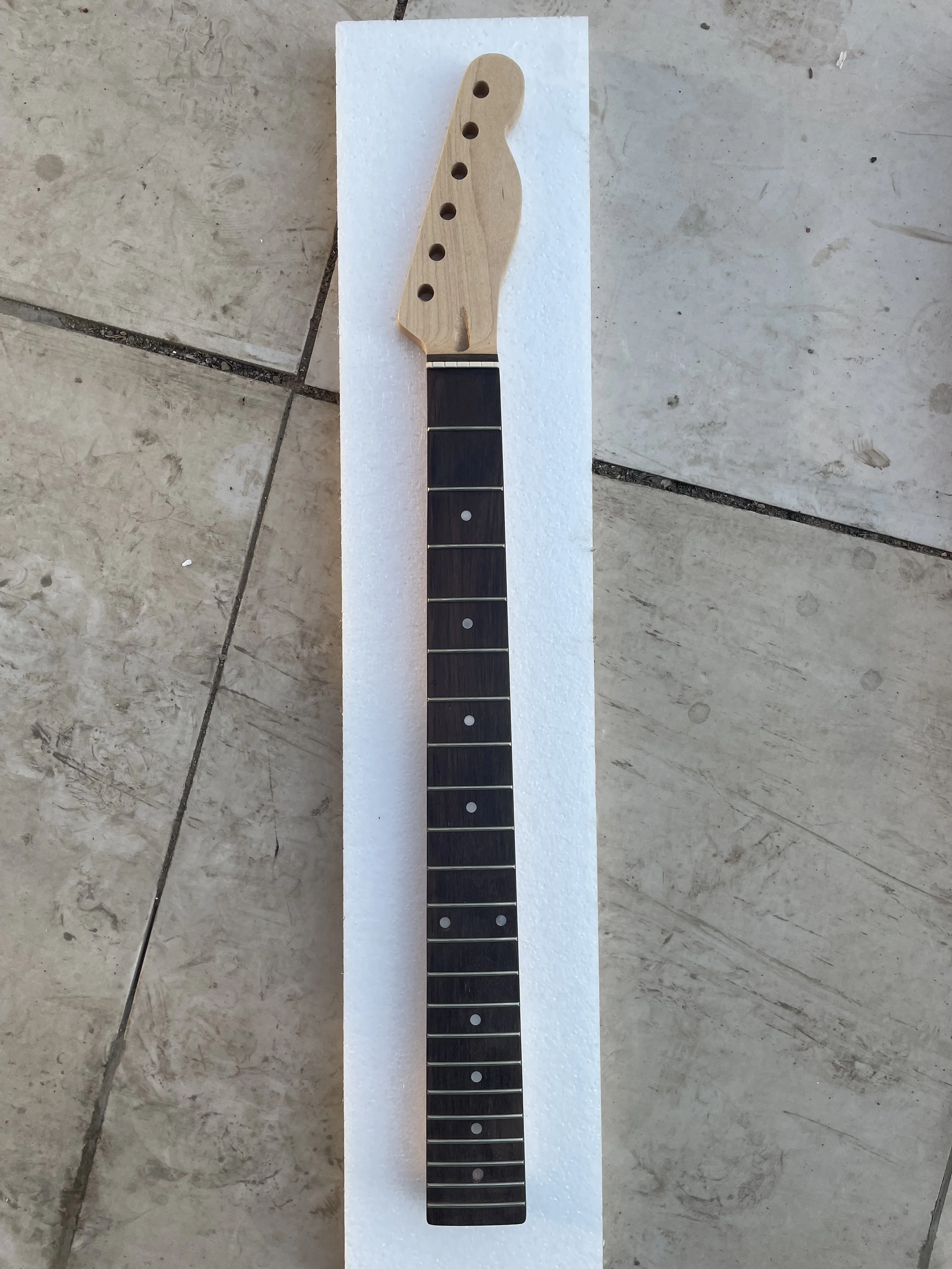 

TL Electric Guitar Neck 22 Fret Maple Rosewood Fretboard Back Inlay For F ender Tele Guitar Handle Replacement 5.56cm Heel Wide